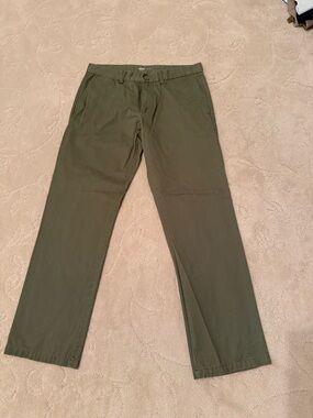 Old Navy Men's Olive Chino Pants